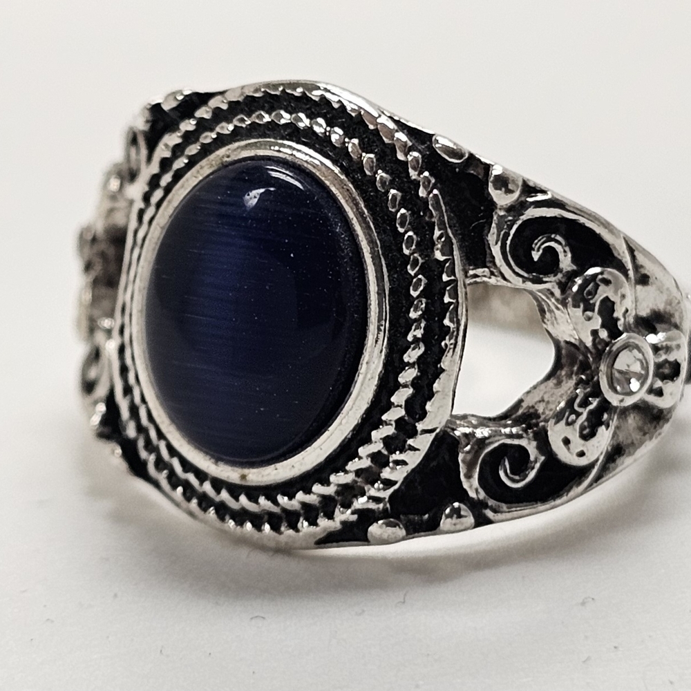 Lucky Brand Silver Ring with Deep Blue Stone - Picture 2 of 6
